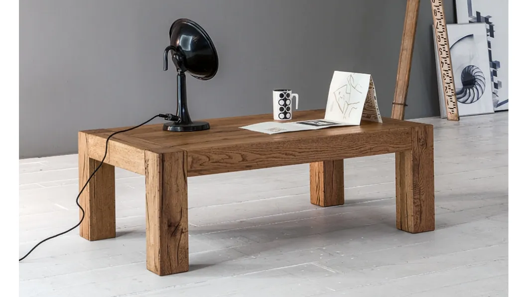 Tavolino moderno in legno massello materico Brooklyn di Devina Nais