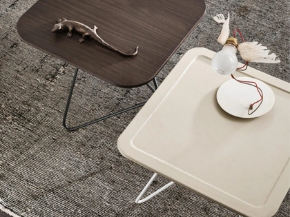 Tavolino Capitol con piano in essenza o ecopelle di Maronese