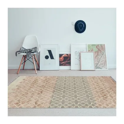 Tappeto con trame geometriche ispirate alla natura Palladium Philia Sand di Sirecom