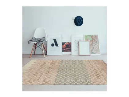 Tappeto con trame geometriche ispirate alla natura Palladium Philia Sand di Sirecom