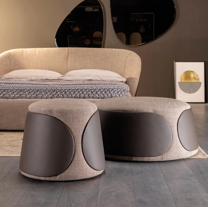 Pouf Mama in tessuto e pelle di Tonin Casa