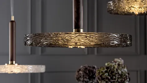 Lampada a sospensione Macrabè in vetro e legno di rovere massello di Tonin Casa