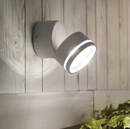 Lampada Omega Round in alluminio verniciato Bianco con diffusore inclinabile di Ideal Lux