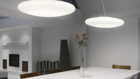 Lampada a sospensione Smarties in vetro bianco soffiato di Ideal Lux