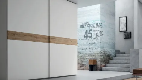 Armadio Dolly DB111 in laccato bianco con fascia centrale in Rovere Nodato di Maronese Acf