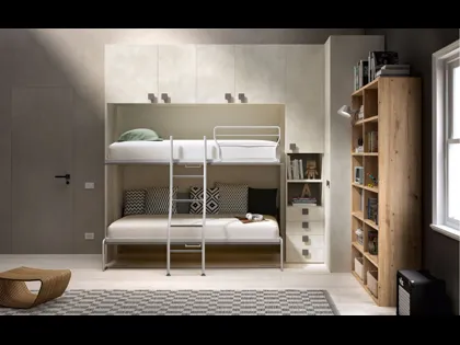 Camera salvaspazio con letto a castello aperto Room 152 di Zg Mobili