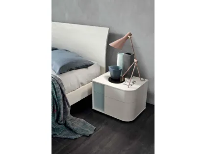 Comodino Bold in Olmo Artico laccato Nuvola di Maronese Acf