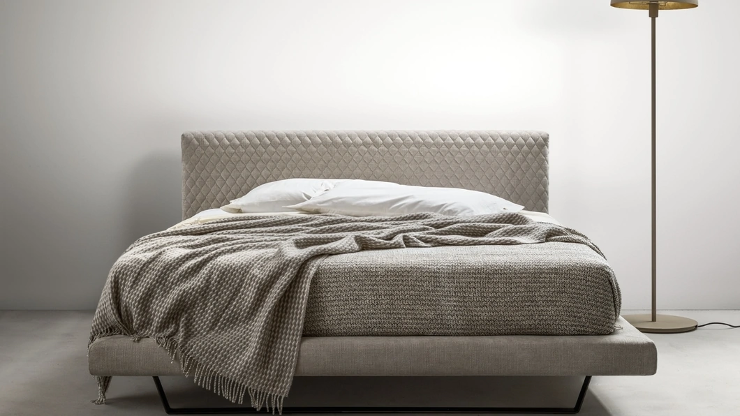 Letto matrimoniale con testiera Tiny di Bside