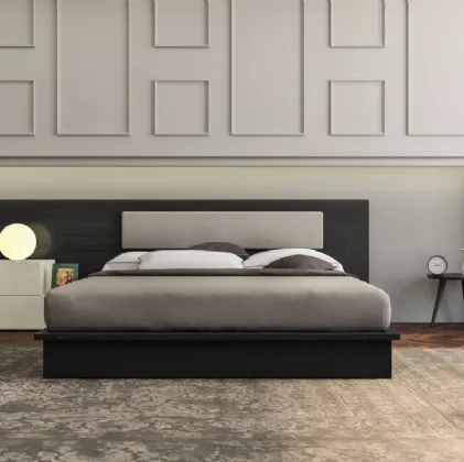 Letto con testiera alta in rovere Essential di Fratelli Mirandola
