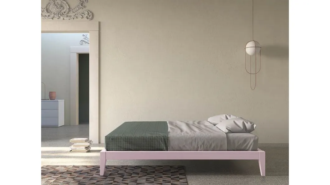 Letto Sommier 1697 in legno laccato rosa di Fratelli Mirandola