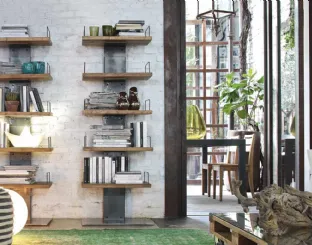 Libreria a muro componibile con piani in legno e metallo Infinity di Devina Nais di design