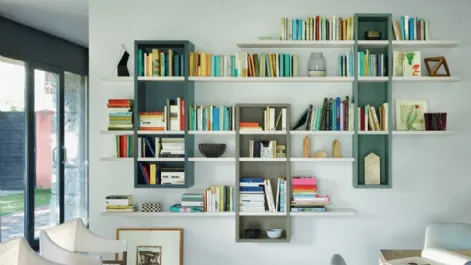 Libreria sospesa componibile Modo M6C78 in laccato opaco di Sangiacomo