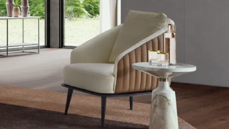 Poltrona in tessuto con schienale trapuntato Lala di Le Comfort