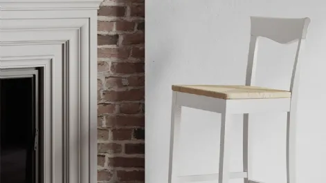 Sgabello Rose con struttura in legno e seduta impagliata di Arredo3