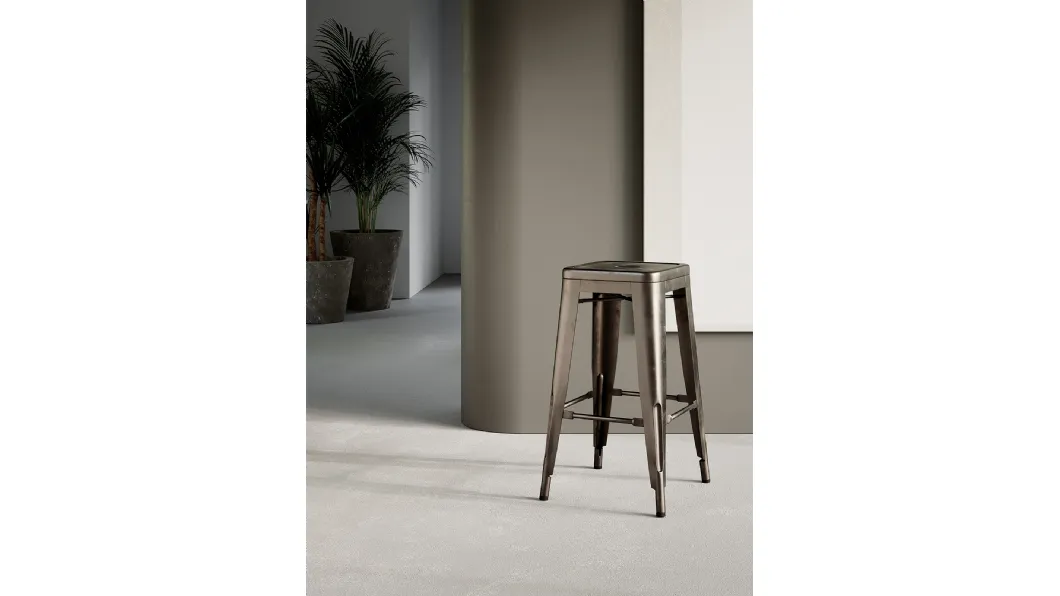 Sgabello Seven in metallo verniciato di Arredo3