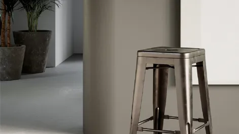 Sgabello Seven in metallo verniciato di Arredo3