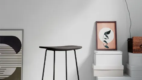 Sgabello Sigma L con struttura in acciaio verniciato e seduta in Frassino di Arredo3