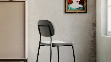 Sgabello Velvet con struttura in metallo verniciato e seduta in velluto antimacchia di Arredo3