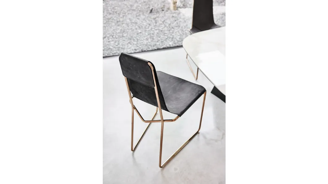 Sedia con sedile in cuoio e struttura in metallo Mia S M CU di Midj