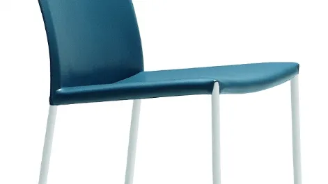 Sedia con scocca in cuoio blu Nuvola Lounge AT M CU di Midj