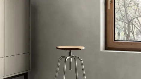Sgabello Polaris con struttura in metallo verniciato e seduta in legno di Arredo3