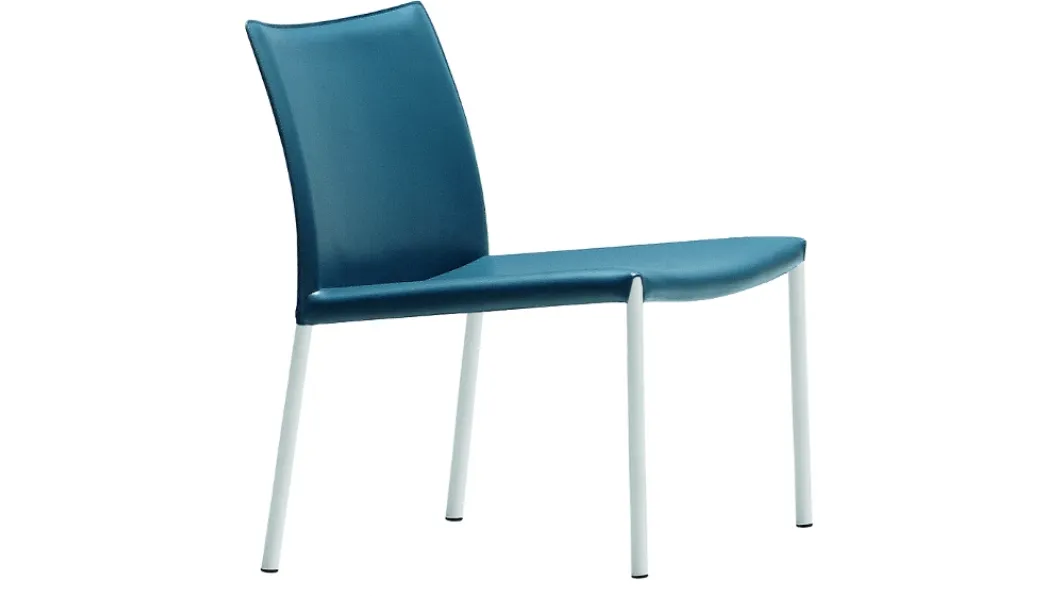 Sedia lounge rivestita in cuoio can gambe in acciaio Nuvola AT M CU di Midj