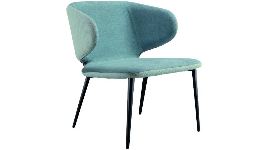 Sedia lounge in tessuto con gambe in metallo verniciato Wrap AP M TS di Midj