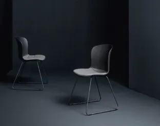 Sedia Tokyo di Devina Nais