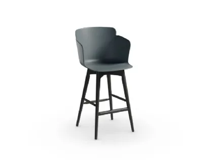 Sgabello con struttura in legno e seduta in plastica Calla LR PP di Midj