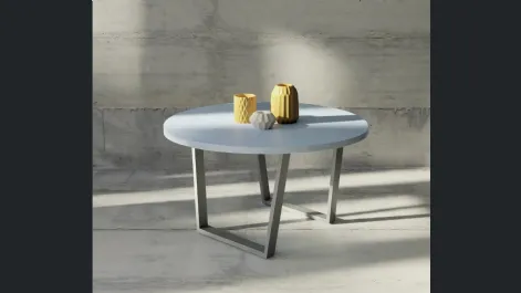 Tavolo rotondo Art 1393 Tecno in legno con gambe in metallo di Fratelli Mirandola