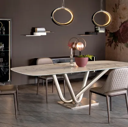 Tavolo con top in gres porcellanato e base in metallo verniciato Victory di Tonin Casa