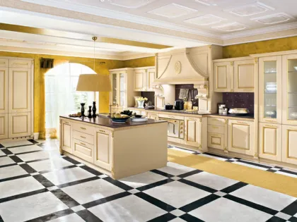 Cucina classica in laccato patinato beige con isola Augusta Dora di Ar-Tre