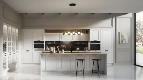 Cucina Classica Asolo in Frassino laccato a poro aperto Siberia e top in ceramica effetto marmo di Arredo3