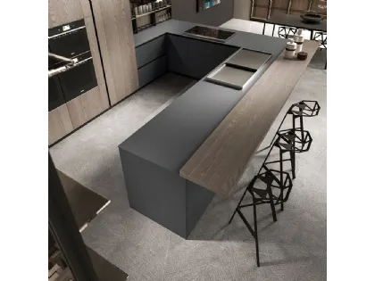 Cucina Design angolare in Fenix grigio con bancone e colonne in olmo Ak 04 06 di Arrital