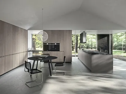 Cucina Design lineare in laccato grigio Londra con top in acciaio e gres Savoia Antracite Ak 05 TailorMade 04 di Arrital