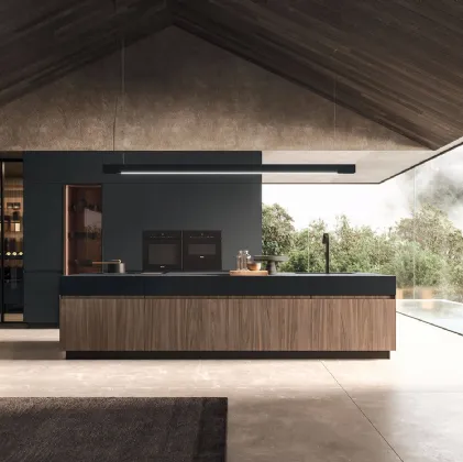 Cucina Design lineare in melaminico termostrutturato sabbiato Noce e top in Fenix nero Ak Project 05 di Arrital