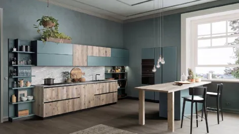 Cucina Moderna lineare in abete saponato antico e laccato petrolio Atelier English di Callesella