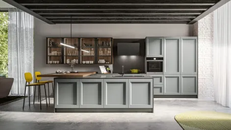 Cucina Moderna con isola in laccato poro aperto Grigio perla e penisola in finitura Rovere safari Frida Modern di Arredo3