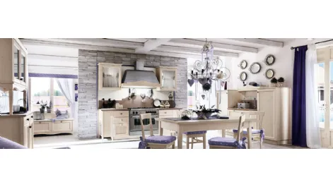 Cucina lineare su misura in legno e pensili con anta in vetro Everyday Cotone di Callesella