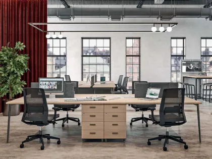 Scrivania Operativa X3 in melaminico Rovere e struttura in metallo di Quadrifoglio